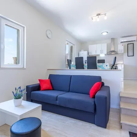 Apartments Listes Milna  Exterior photo
