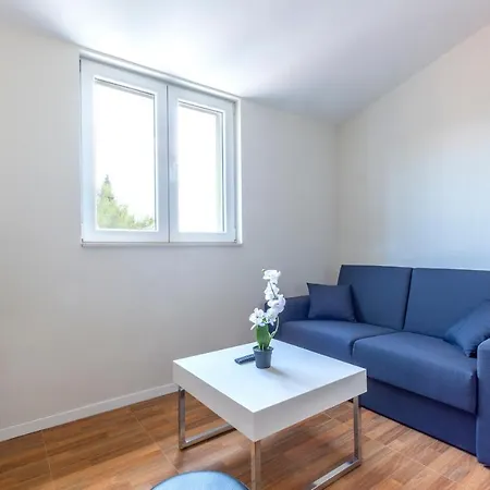 Apartments Listes Milna  Exterior photo