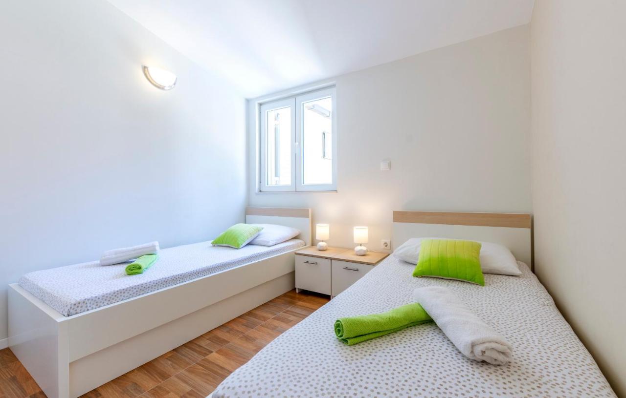 Listes Holiday home *