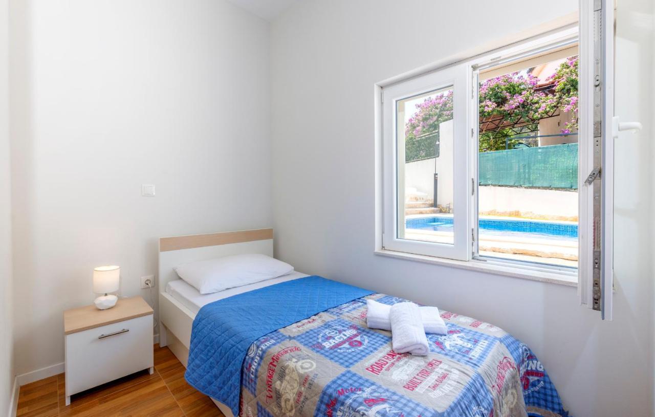 Listes Holiday home Milna (Brac)