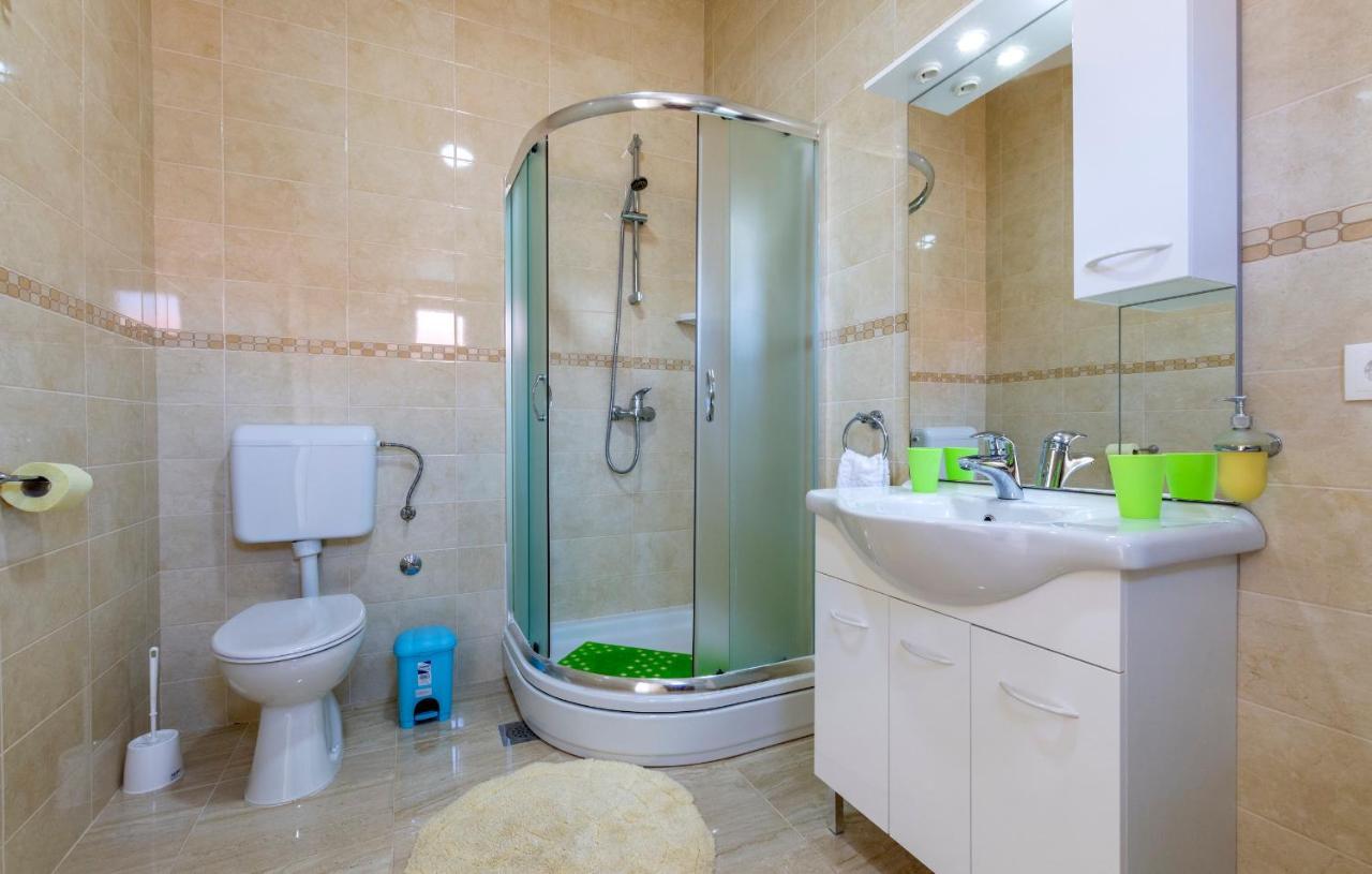 Listes Holiday home Milna (Brac)