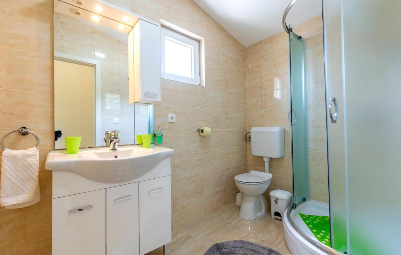 Holiday home Listes *