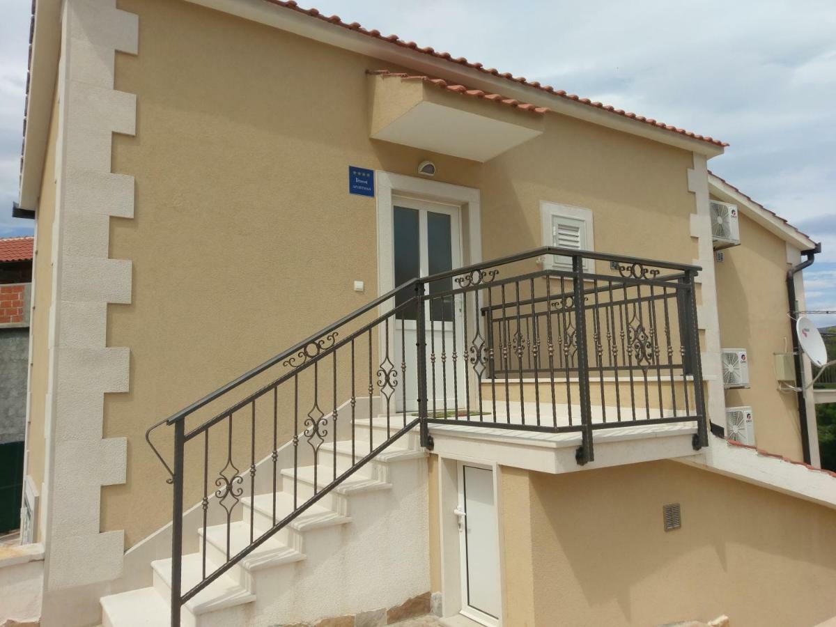 Listes Holiday home *