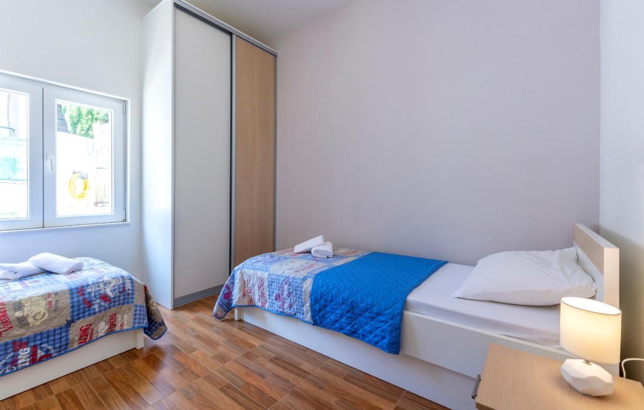 Listes * Milna (Brac)